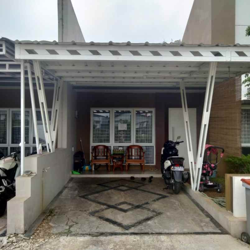dijual rumah familia urban