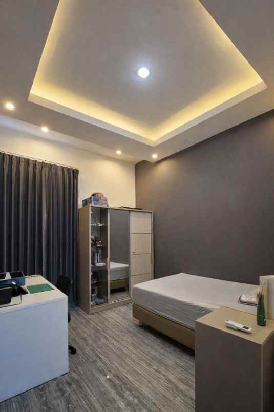 dijual rumah fullerton citraland