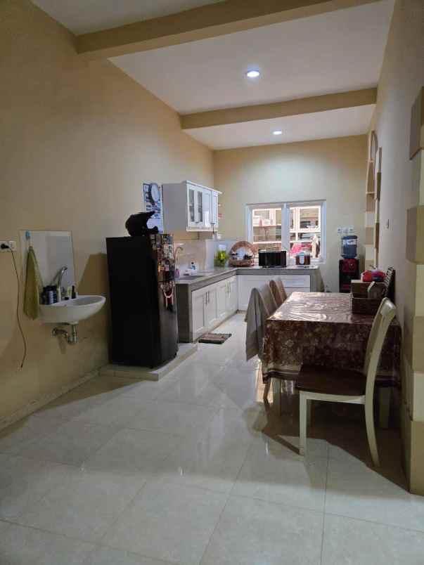 dijual rumah galaxy bumi permai