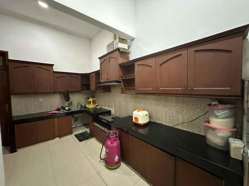 dijual rumah gayungan