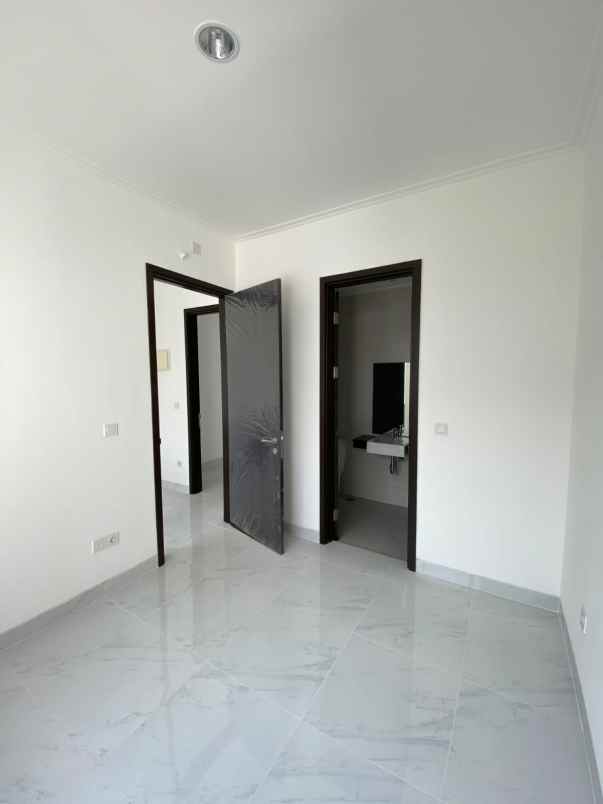 dijual rumah golf island cluster harmoni 5x15
