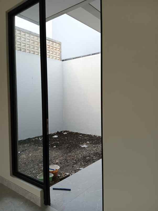 dijual rumah green lake