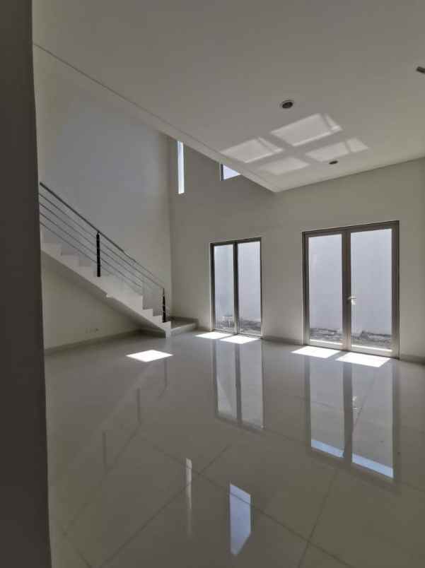 dijual rumah greenland wiyung