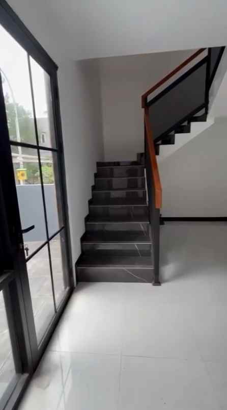 dijual rumah griya kencana asri
