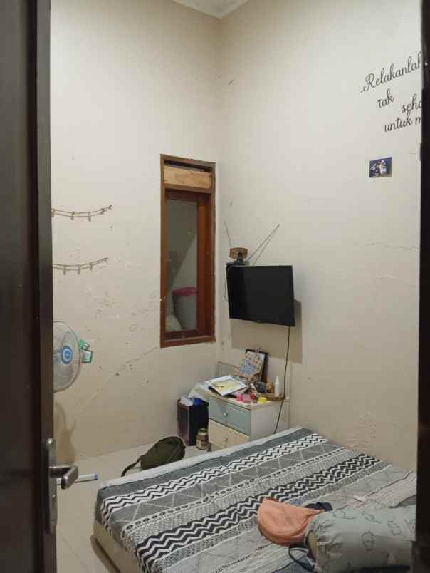 dijual rumah gumung batu