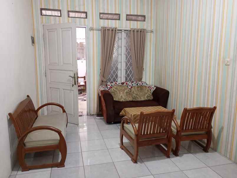 dijual rumah hook ciledug kota tangerang