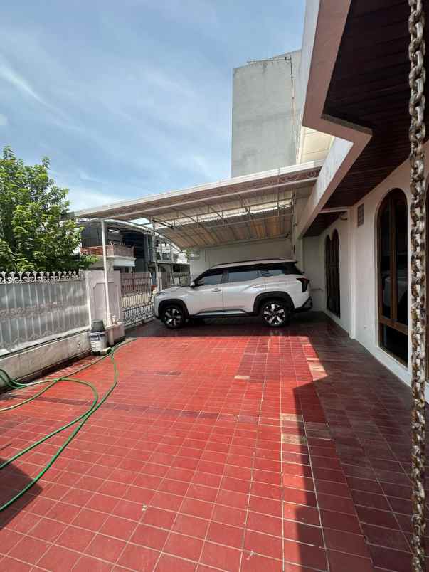 dijual rumah hook di cengkir kelapa gading row 3 mobil