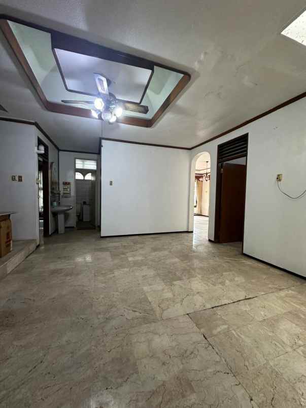 dijual rumah hook di cengkir kelapa gading row 3 mobil