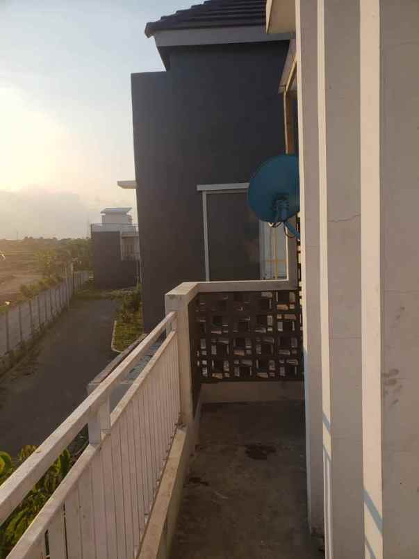 dijual rumah hook lokasi perumahan karangploso malang
