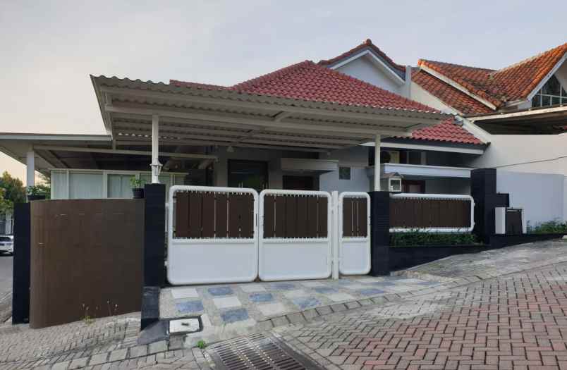 dijual rumah international village