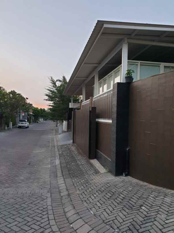 dijual rumah international village