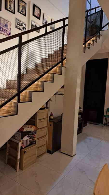 dijual rumah jajar tunggal darmo