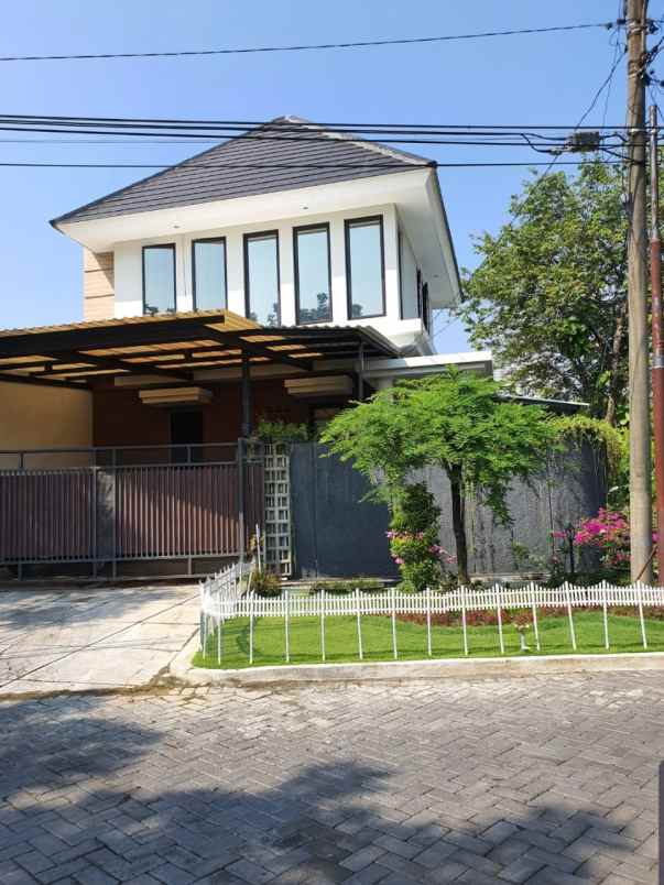 dijual rumah jajar tunggal darmo