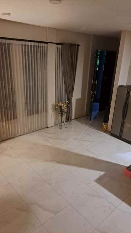 dijual rumah jajar tunggal darmo