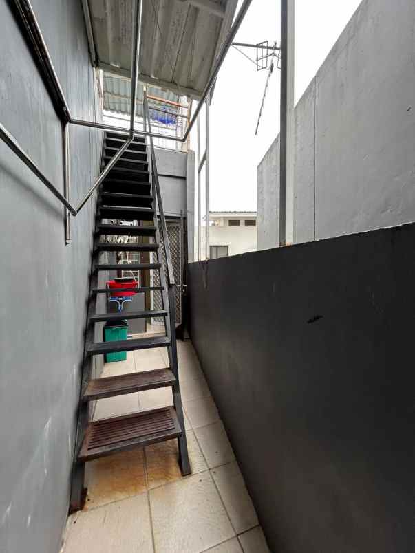 dijual rumah jakarta garden city