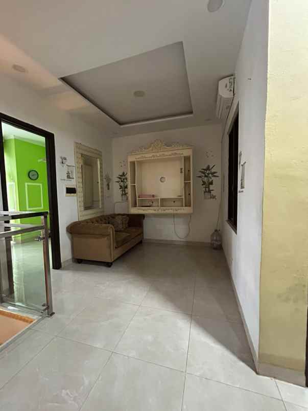 dijual rumah jakarta garden city