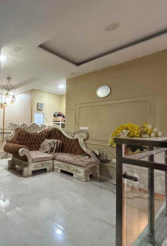 dijual rumah jakarta garden city