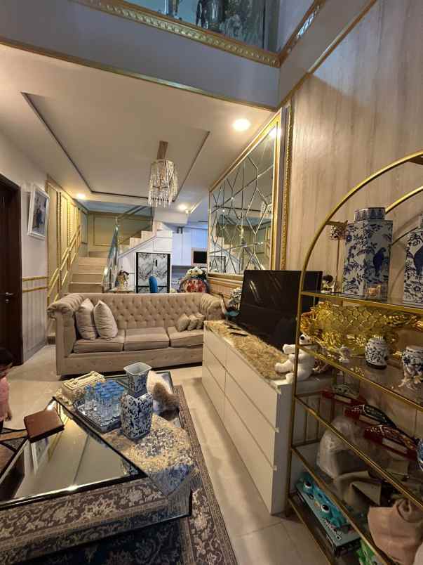 dijual rumah jakarta garden city