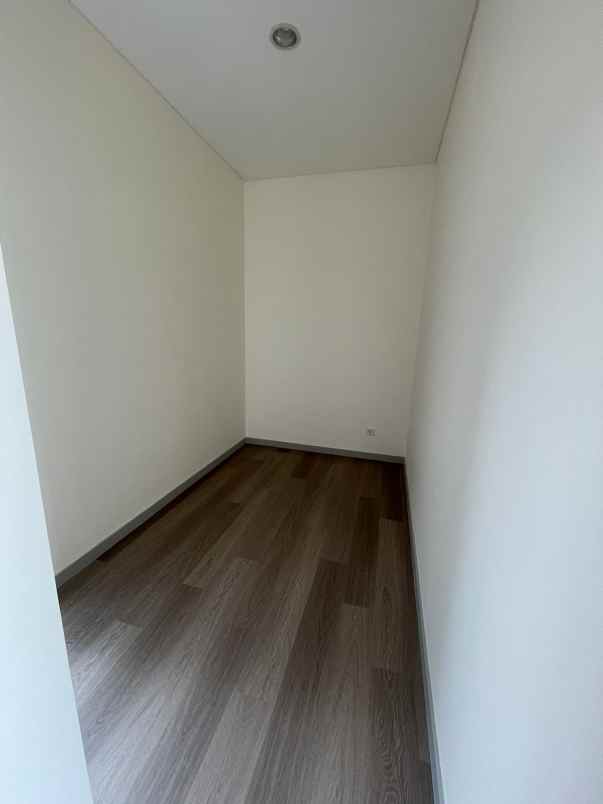 dijual rumah jakarta garden city