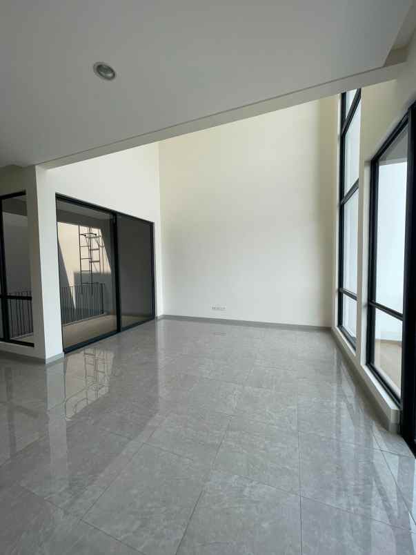 dijual rumah jakarta garden city
