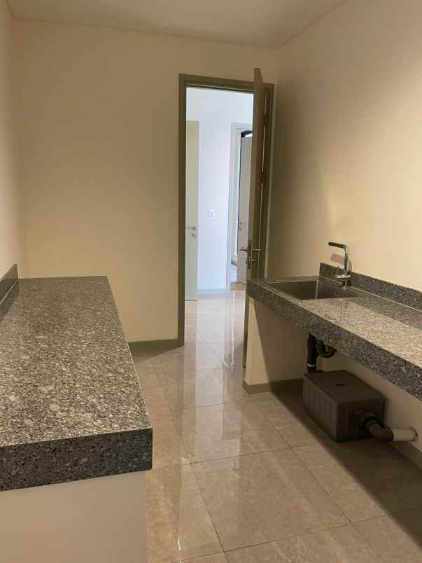 dijual rumah jakarta garden city