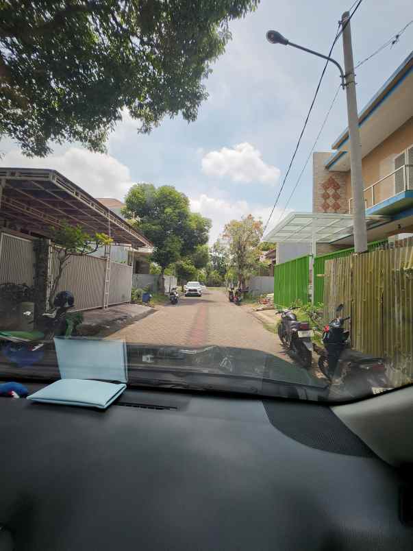 dijual rumah jalan bukit palma