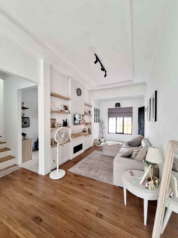 dijual rumah jalan cipedak v no 97