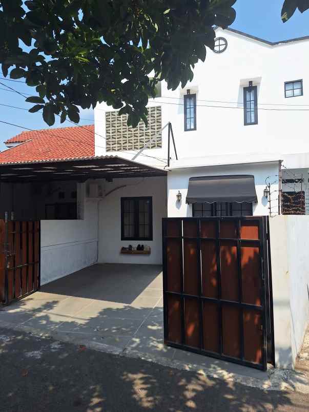 dijual rumah jalan cipedak v no 97