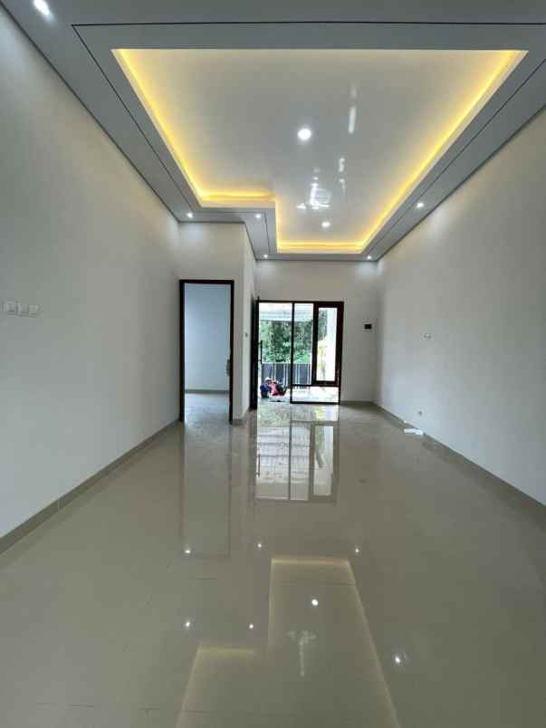 dijual rumah jalan kaliurang km 10