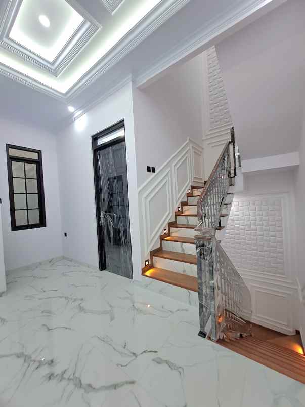 dijual rumah jalan kecapi jagakarsa