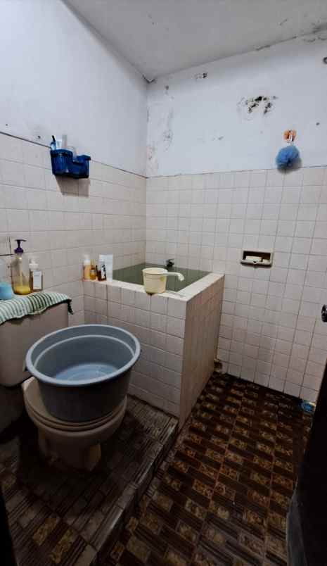 dijual rumah jalan klampis anom