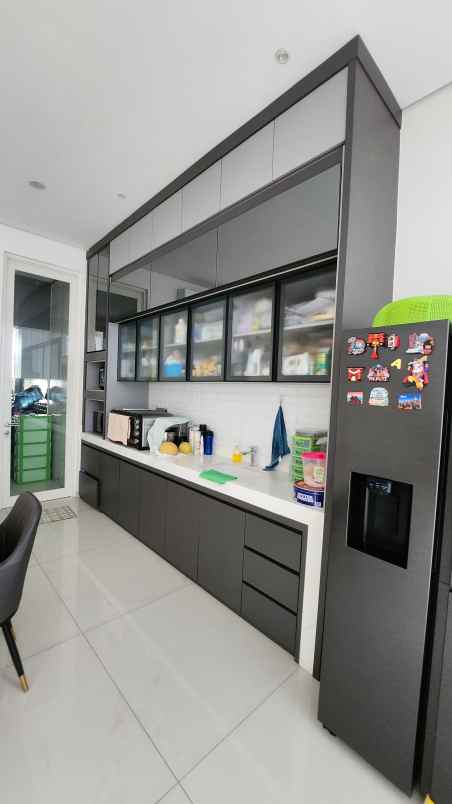 dijual rumah jalan pakuwon indah