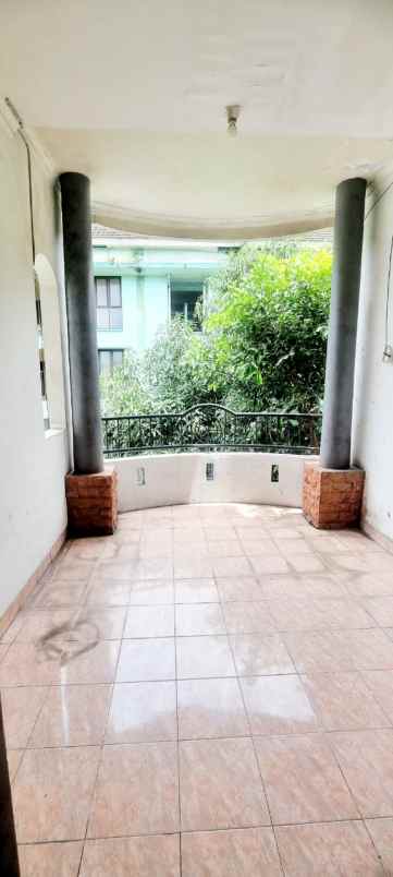 dijual rumah jalan pondok mas