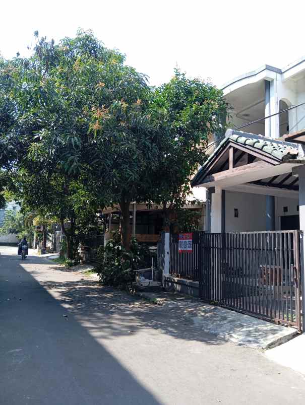 dijual rumah jalan pondok mas