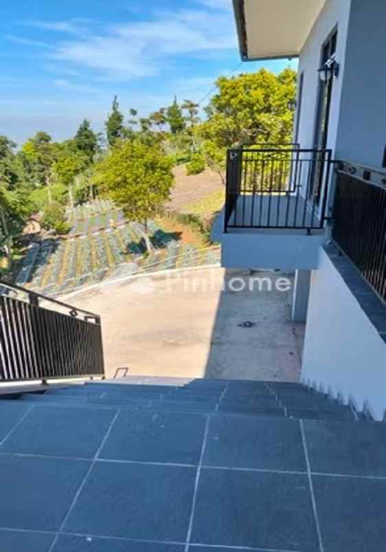 dijual rumah jalan propinsi kampung