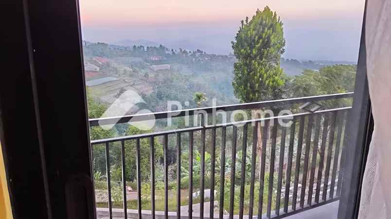 dijual rumah jalan propinsi kampung