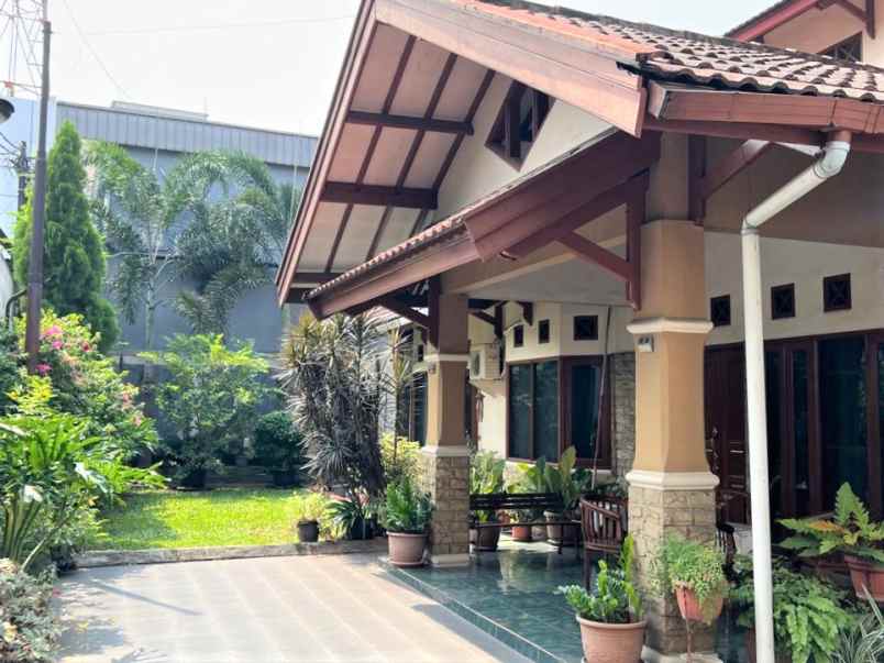 dijual rumah jalan raya jati makmur
