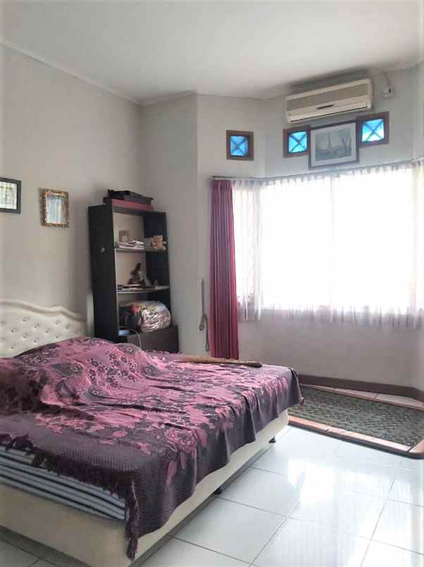 dijual rumah jalan raya jati makmur