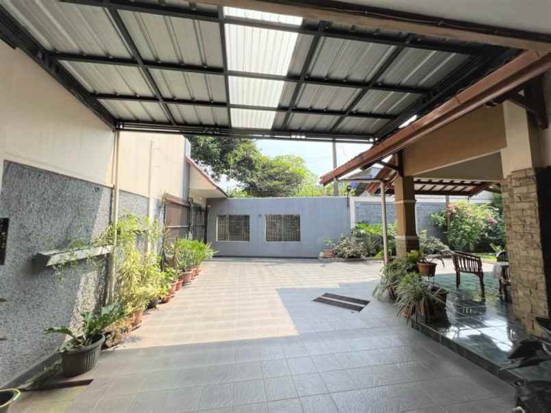 dijual rumah jalan raya jati makmur