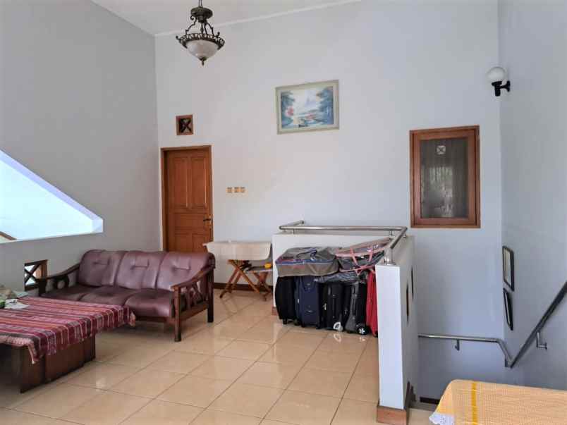 dijual rumah jalan raya jati makmur