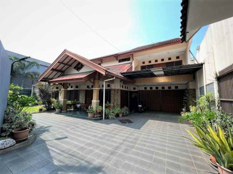 dijual rumah jalan raya jati makmur