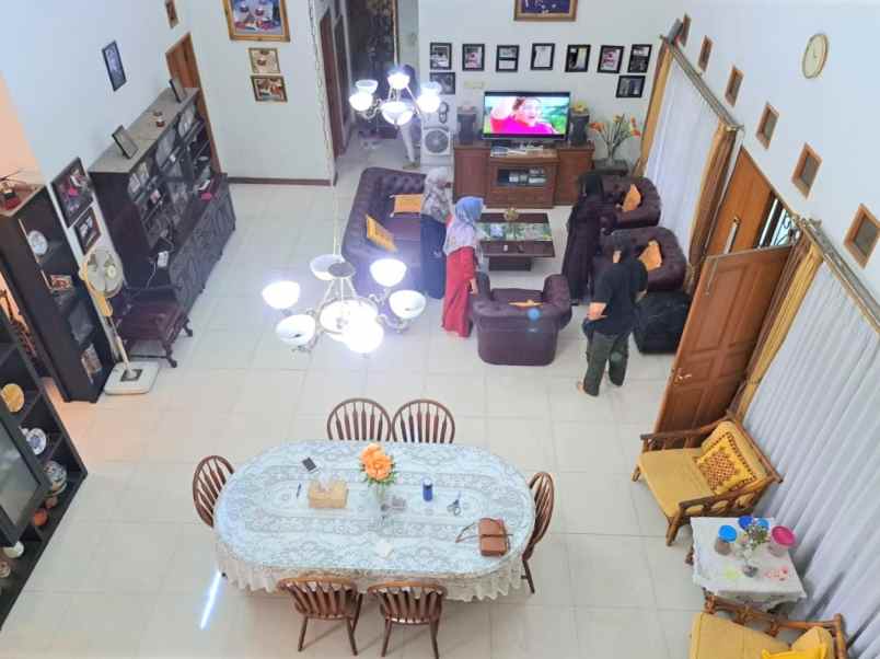dijual rumah jalan raya jati makmur