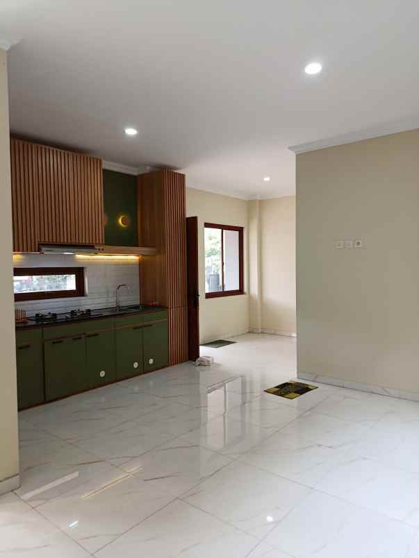 dijual rumah jalan raya umbul permai