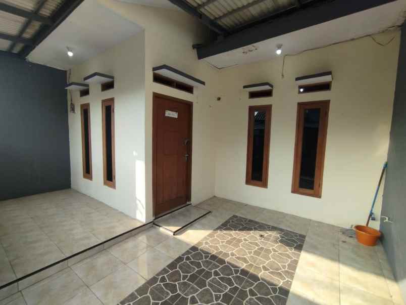 dijual rumah jalan setu jatijajar