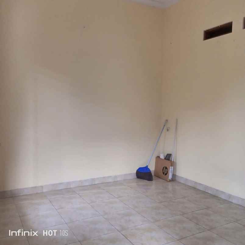 dijual rumah jalan setu jatijajar