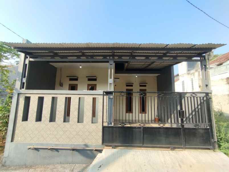 dijual rumah jalan setu jatijajar