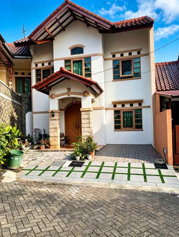 dijual rumah jatibening
