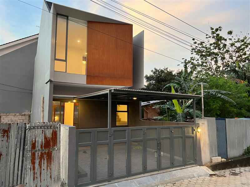 dijual rumah jatiwarna bekasi