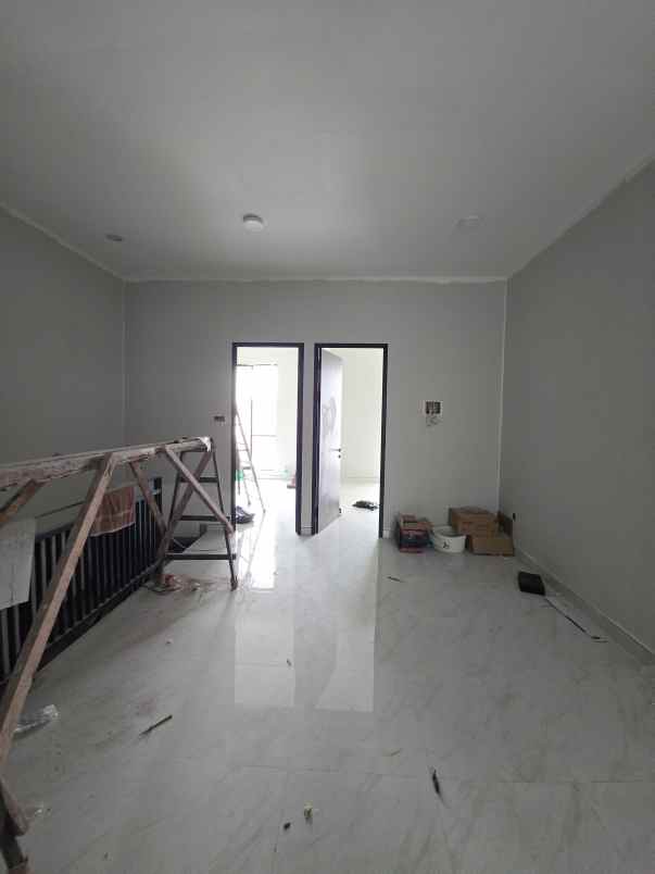dijual rumah jemursari