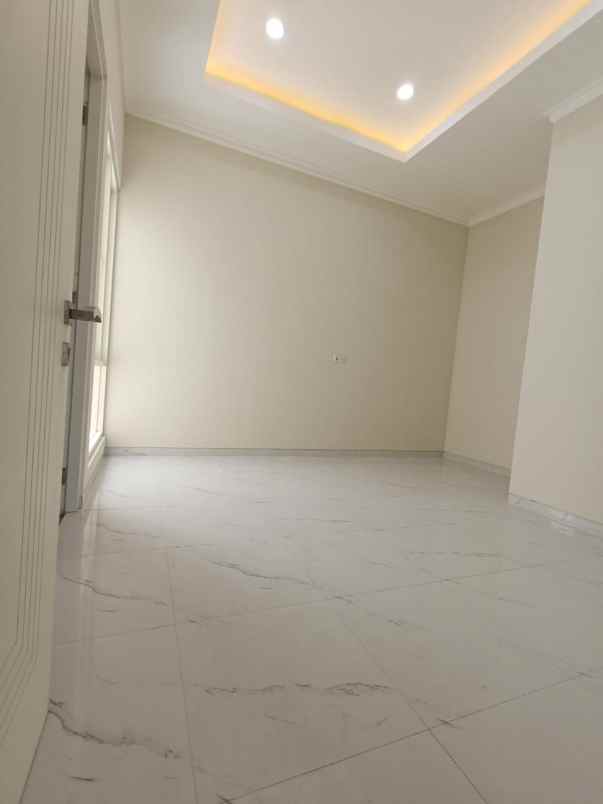 dijual rumah jemursari timur